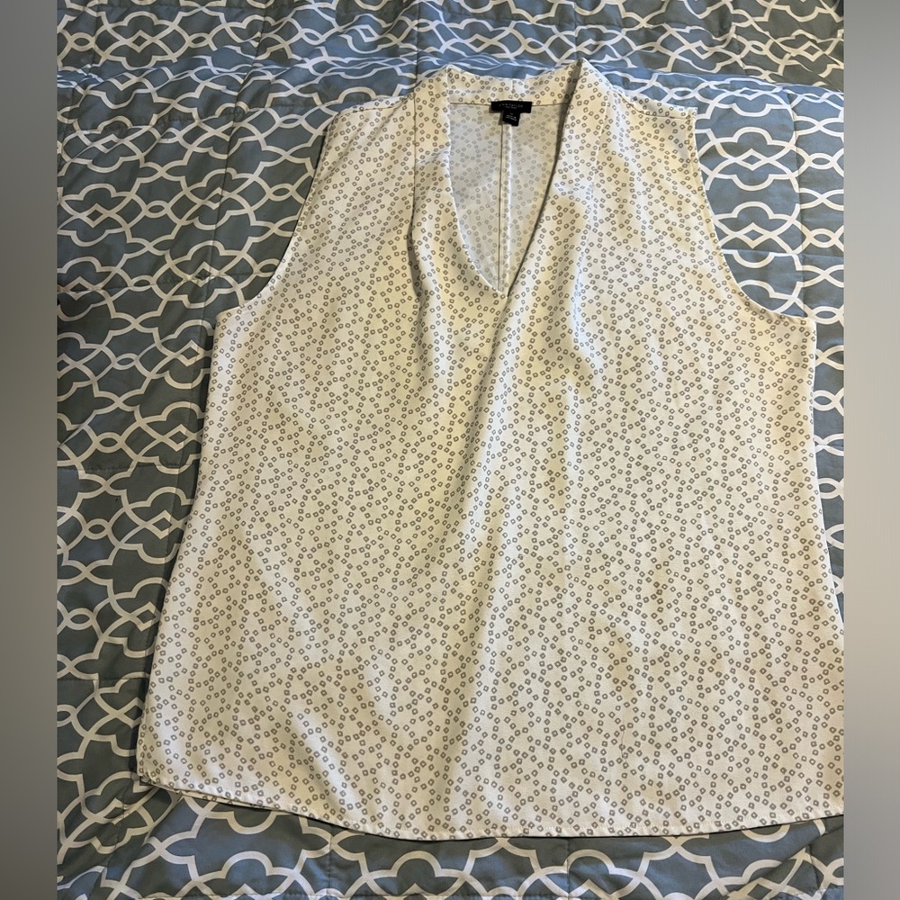 Ann Taylor Factory Cream Sleeveless V-Neck Tunic with Gray Dot Print